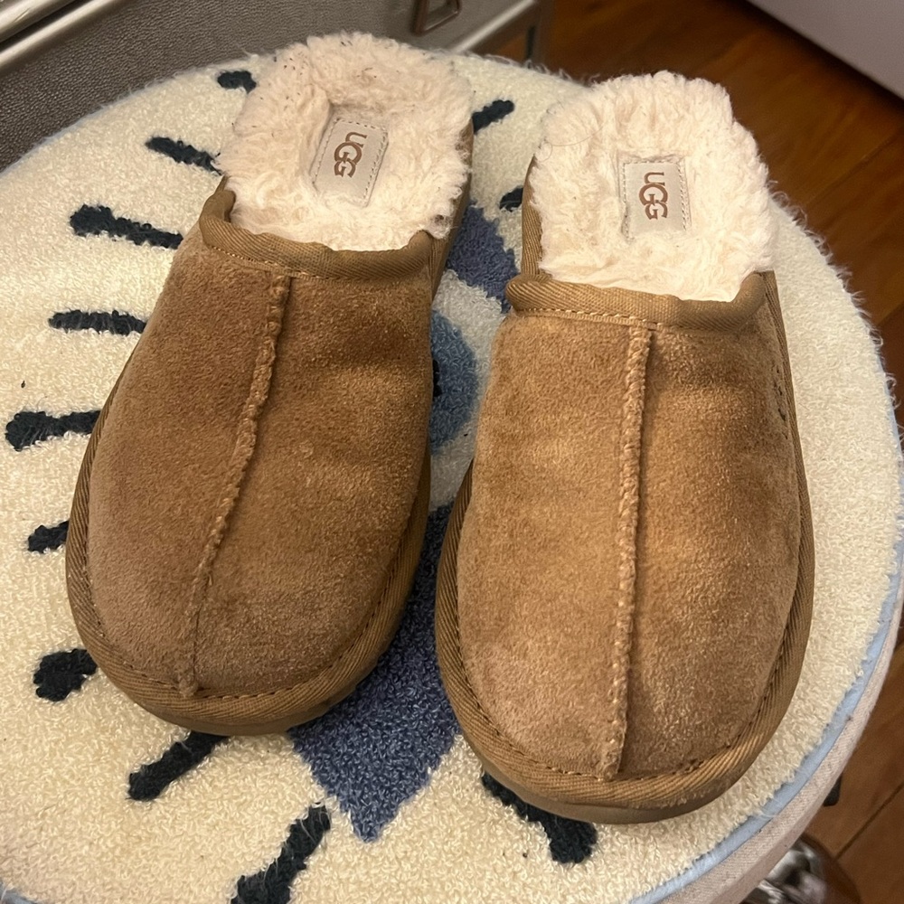 UGG Kids Brown Slippers size 2 kids